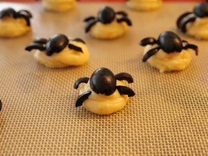 gougères halloween avant cuisson - dans la cuisine d'anais