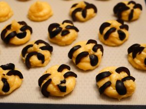 gougères halloween avant cuisson - dans la cuisine d'anais