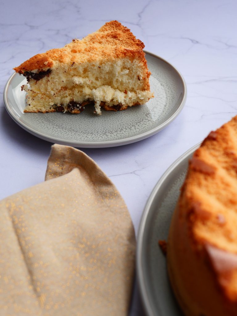 gâteau de Savoie aux pépites de chocolat - dans la cuisine d'anais